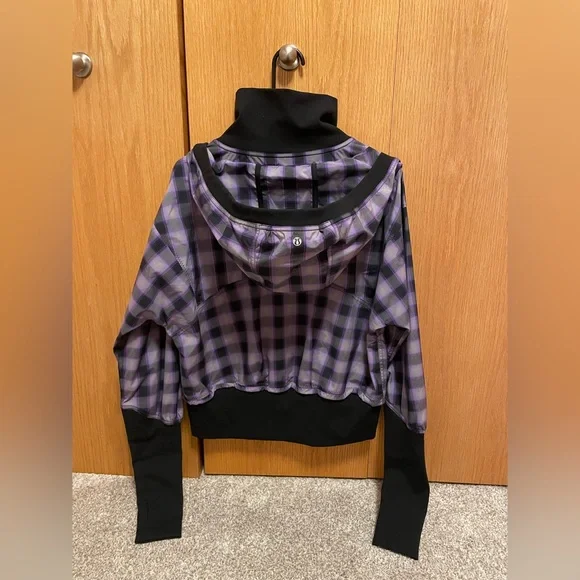 Y2K Lululemon Run Reflection Cropped Plaid Jacket. - Picture 2 of 8